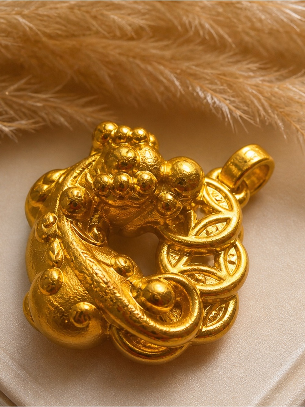 24k Japan yellow gold 2.21 grams Dragon Knot Pendant Women’s Women’s